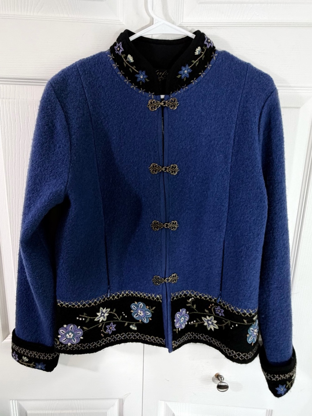 Icelandic Design Embroidered Wool Jacket Blue Womens Medium NWT Wool Sweater